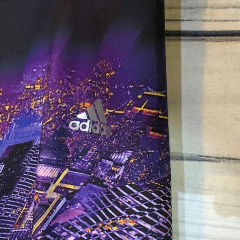 Adidas techfit cropped purple leggings cityscape - Picture 5 of 10